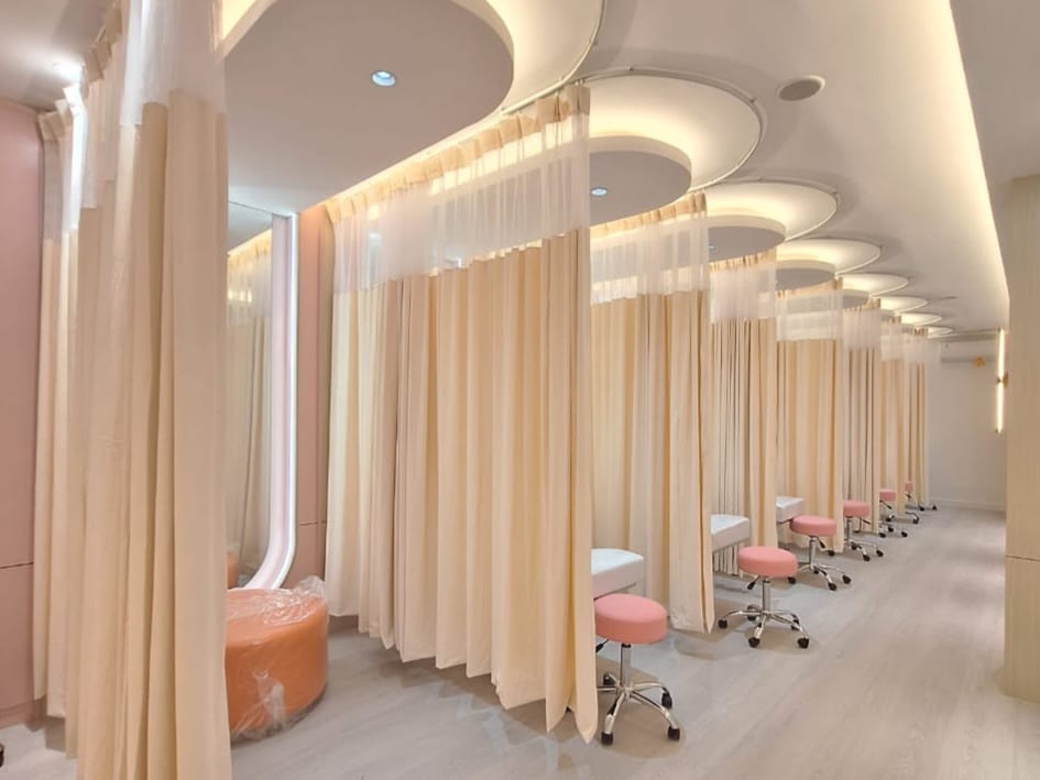 Jual tirai gorden rumah sakit anti noda darah, kombinasi vitrase & PVC, bersertifikat uji lab, higienis dan sesuai standar akreditasi.